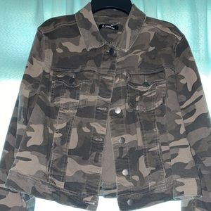 PERFECT CAMO JACKET!